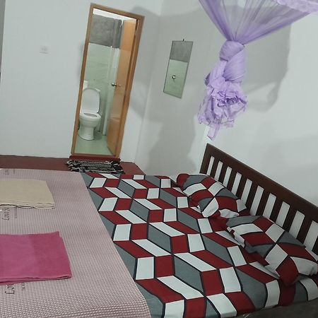 Villa 64 Katunayaka Esterno foto