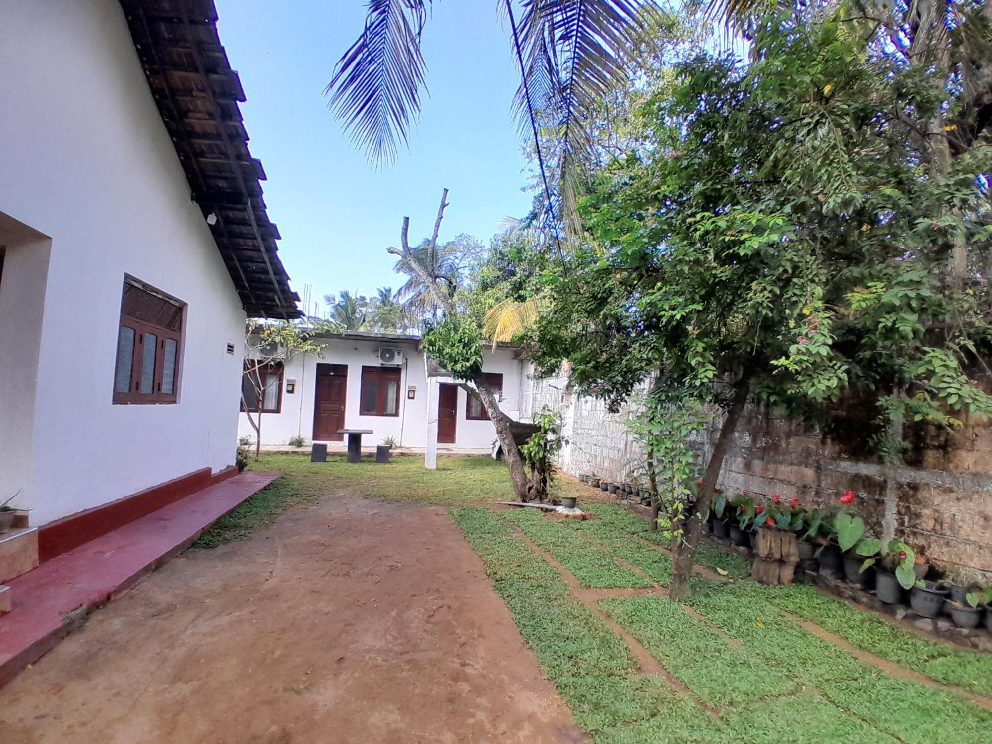 Villa 64 Katunayaka Esterno foto