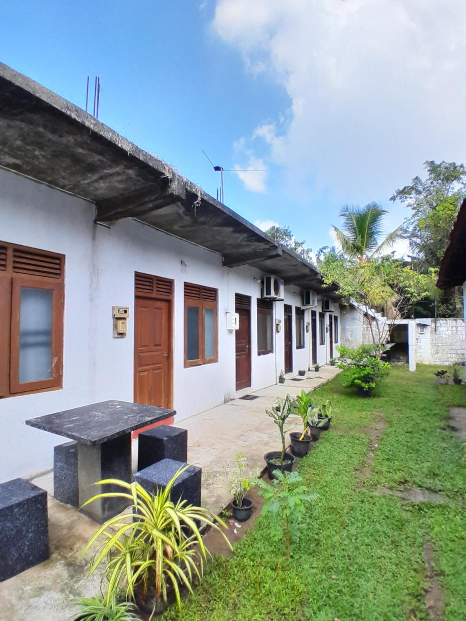 Villa 64 Katunayaka Esterno foto
